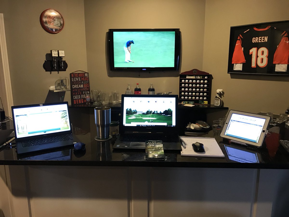 Deck2424's tweet photo. #howiwatchthemasters @OUMensGolf @TheMasters https://t.co/lGldsswYPl