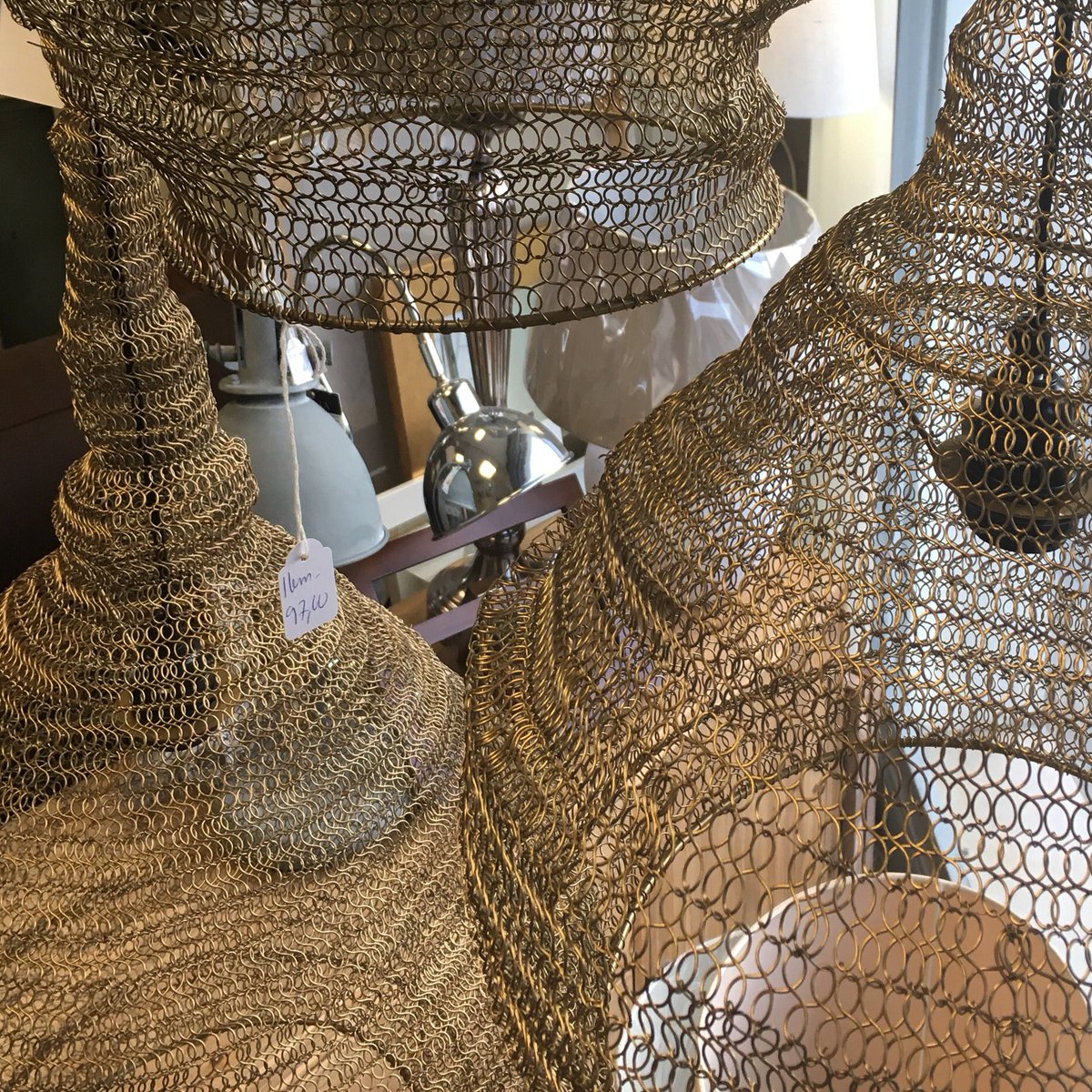 MoblesCambrils's tweet photo. Nova col·lecció de llums, inspirats amb l’art de la pesca/Nueva colección de lámparas inspiradas en el arte de la pesca🖊
#MoblesCambrils #Cambrils #Tarragona #lamparas #llums #iluminacion #newmodel #oro #daurat #dorados #comerçcambrils #xarxadelport #portdecambrils https://t.co/DSfhq4LvWN