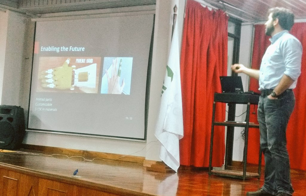 Vinc_UNCuyo's tweet photo. El #SoftwareAbierto como herramienta de aprendizaje. De cómo se utiliza una plataforma abierta para crear y compartir investigaciones útiles a otros creadores de ciencia en todo el mundo. Rastreala como #Flypy 
André Maya Chagas
@Chagas_AM https://t.co/F7GpKHVSqq
