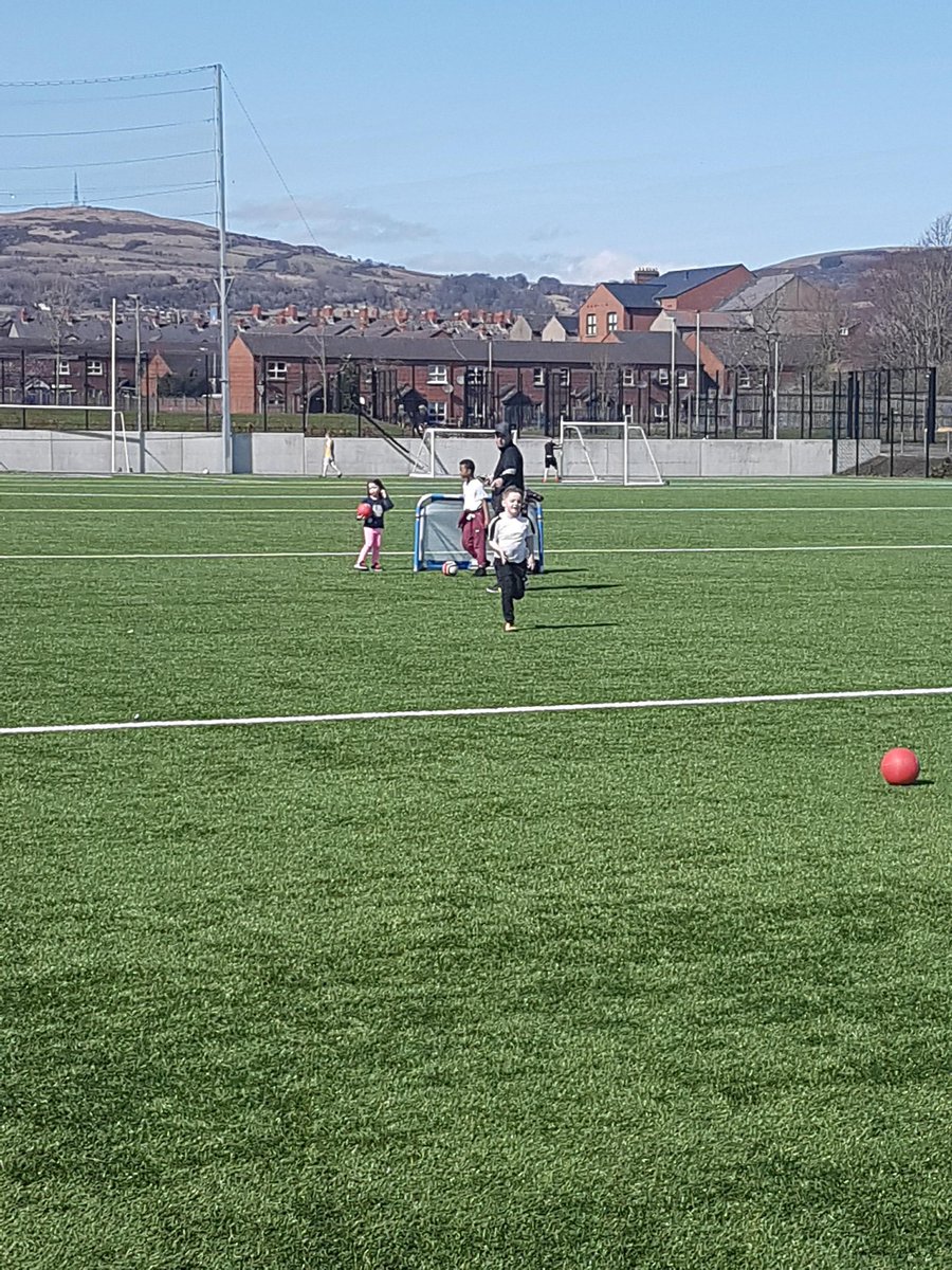 TAMHI2011's tweet photo. Outstanding work by our young leaders @Better_NI Girdwood Community hub 😎 27 kids enjoying sport and the Sun this Easter Week 😎 the young leaders delivered 👏👏👏 https://t.co/I6MqQgg91m
