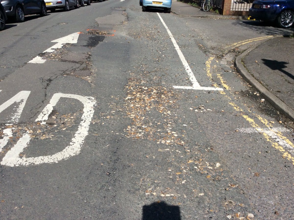 Out and about in Claygate today with a student who simply could not believe the appalling state of Elm Road! 😔<a href="/SurreyCouncil/">Surrey County Council Customer Services</a>