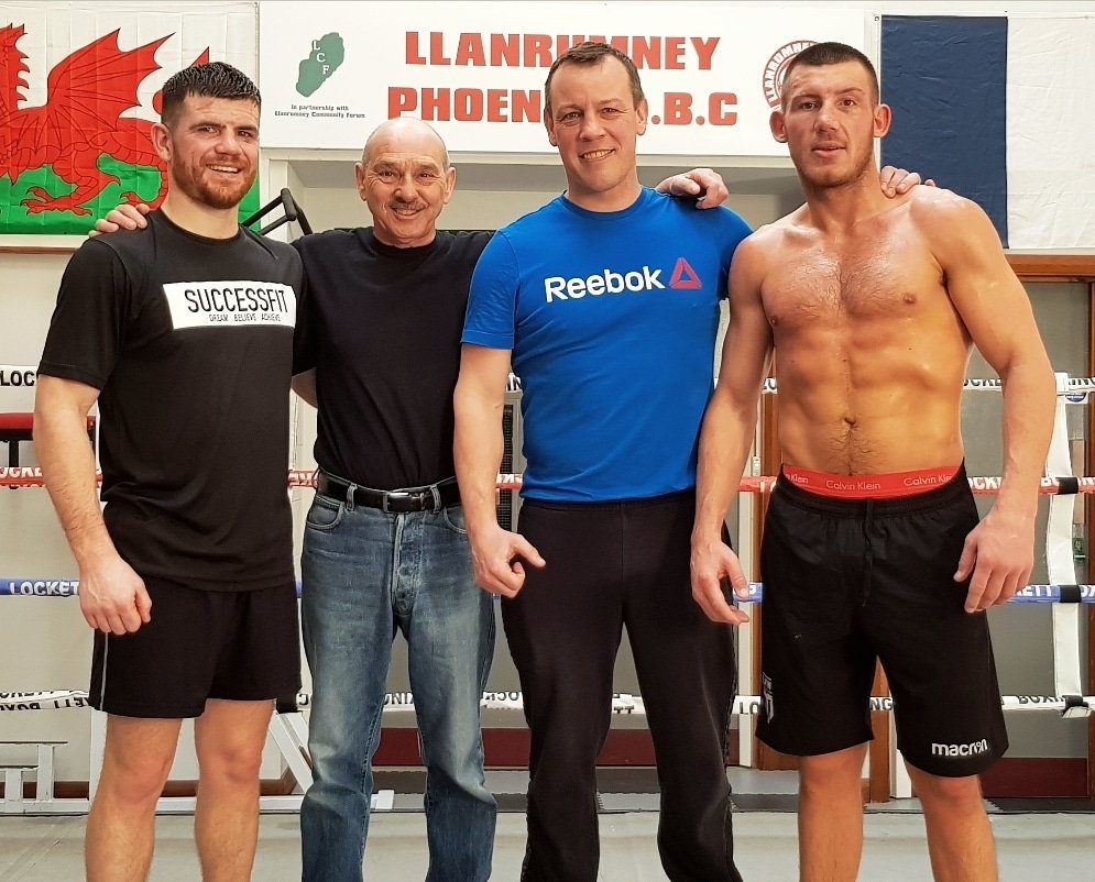 paddy_gal's tweet photo. Good few days sparring and training with Gary lockett Dennis Williams and @Liamwilliamsko
#boxing #mtkglobal #wbc #louisville #Kentucky @wbcboxing @mtkglobal @evander_holyfield #realdealboxing https://t.co/IDpFj2HIIO