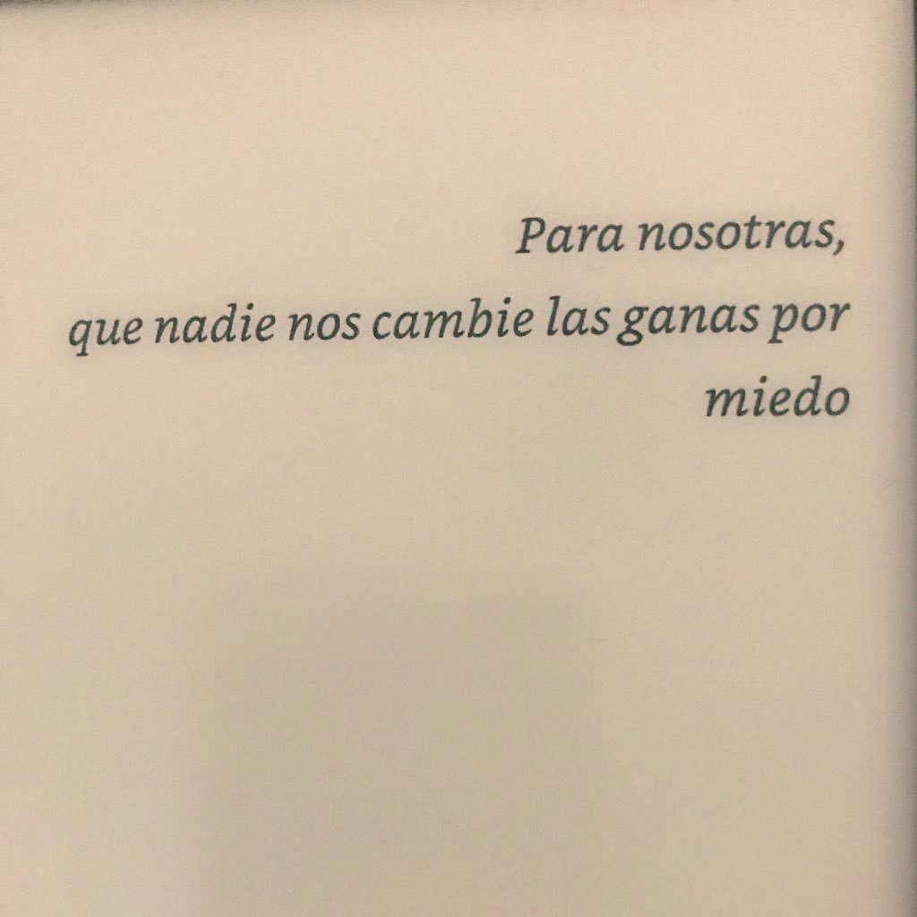 😍😍😍 primera página y ya mi corazón se ha encogido y mi alma se prepara, pues estoy convencida que una vez más @Betacoqueta con este libro me voy a emocionar, soñar, revivir, amar...💗 tú,si tú, creas esa Magia ❤️ #Gracias #Libro #FuimosCanciones📚📖 #ElísabetBenavent