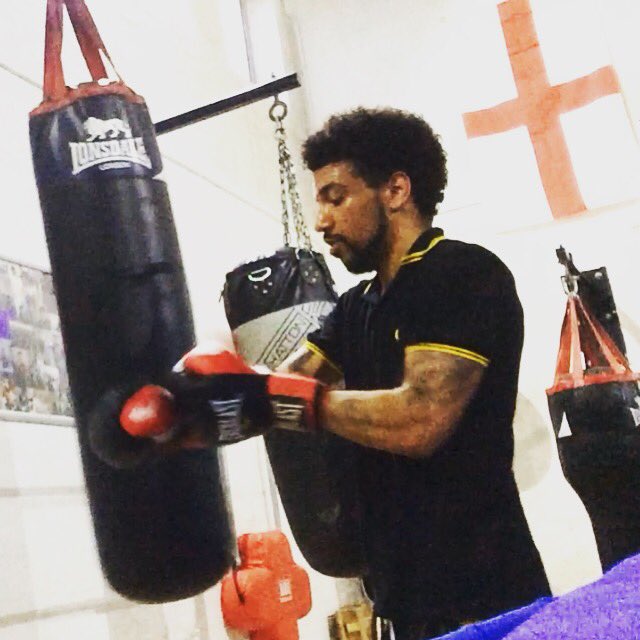 freesmokes's tweet photo. @TheNotoriousMMA Alright mcgreggor let's have it out https://t.co/cQ7SxKq6wA
