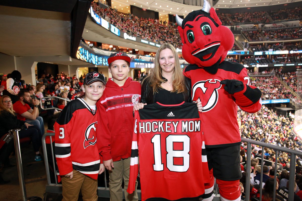 Nominate the hockey mom in your life today: http://atnhl.com/2ldm6Bq.