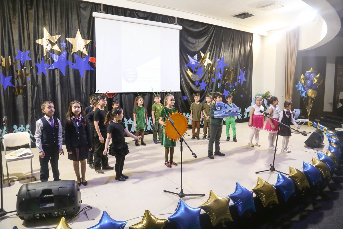 spectrum_is's tweet photo. We are delighted to share that today we had 2 A’s & 2 B’s Class Show party at our school! The students showed a real upper class performance, which was highlighted by the school public.
#ClassShow #Grade2 #Show #Concert #SpectrumIS #Spectrum #Astana #Kazakhstan #BilimOrda https://t.co/YfwBu7QKgk