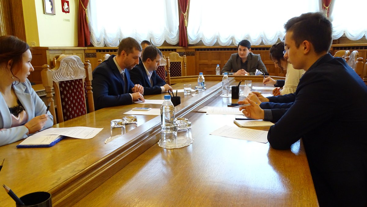 В <a href="/Ivoblduma/">Ивоблдума</a> проходит заседание президиума Совета молодых депутатов.
Среди вопросов сегодняшней повестки дня:
✔️проведение круглого стола по вопросам миграции;
✔️ рабочая поездка в Совет Федерации РФ;
✔️ встреча с депутатом Госдумы Валерием Ивановым.