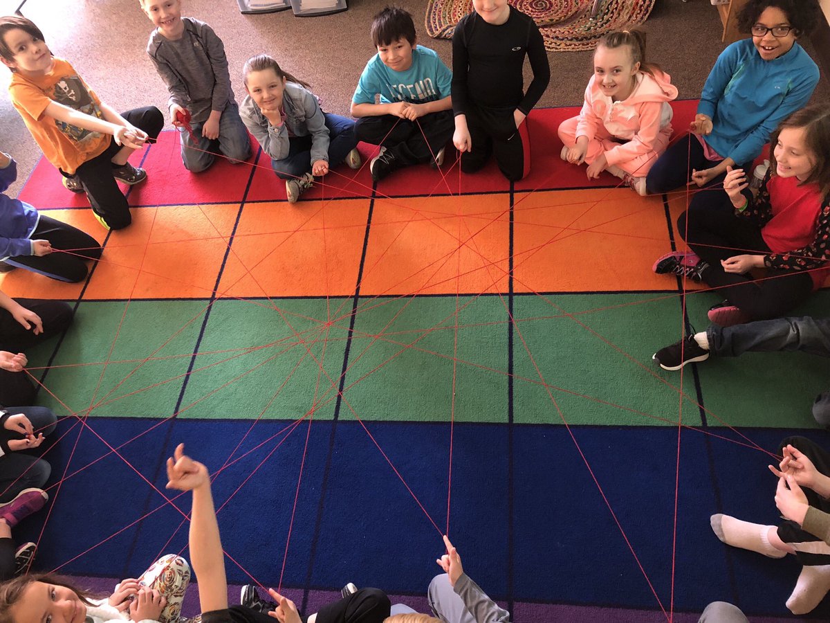 hdreule's tweet photo. Yesterday we made a silly sentence using string!! #reulesroom #DLSchools https://t.co/LhaFChP96C