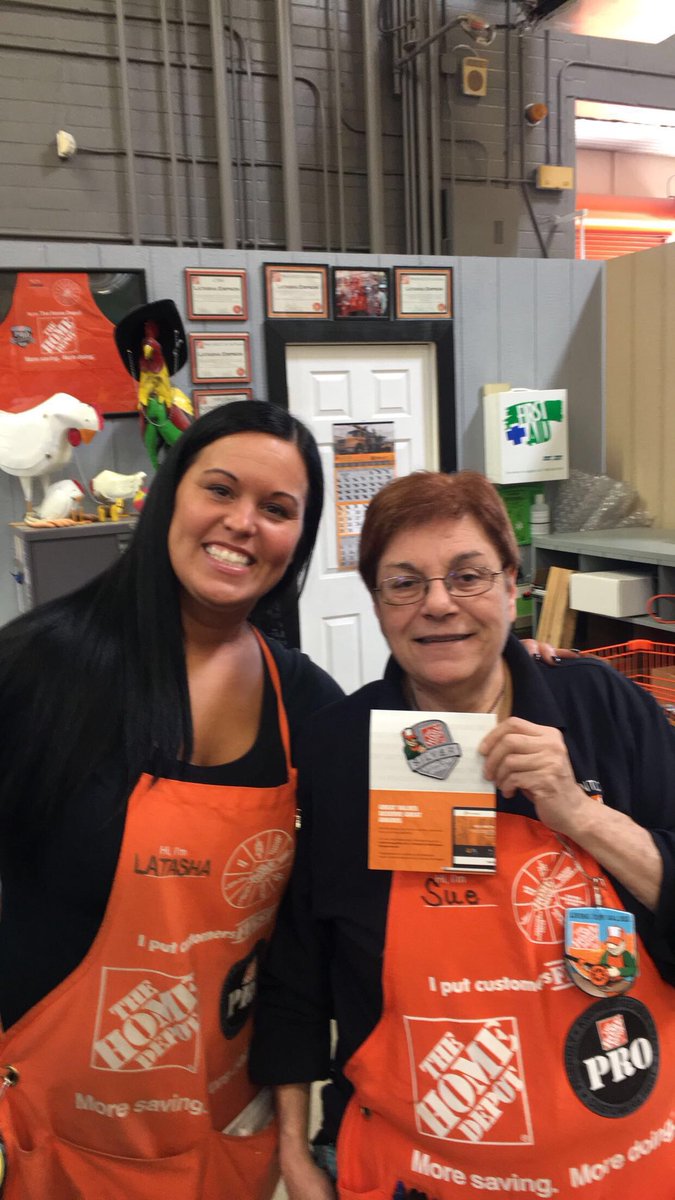 LatashaEmpson's tweet photo. Congratulations sue our pro cashier on hitting your silver homer award milestone! #knowyourpro #findknowandgrow#@anowaczyk7 @Schulte4A @rivs369 https://t.co/njFwzXNvmk