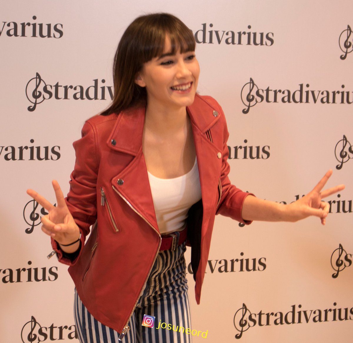 josuneord's tweet photo. @Aitana_ot2017 nueva embajadora de @stradivarius. Parte 6 https://t.co/Ore3DySBxl