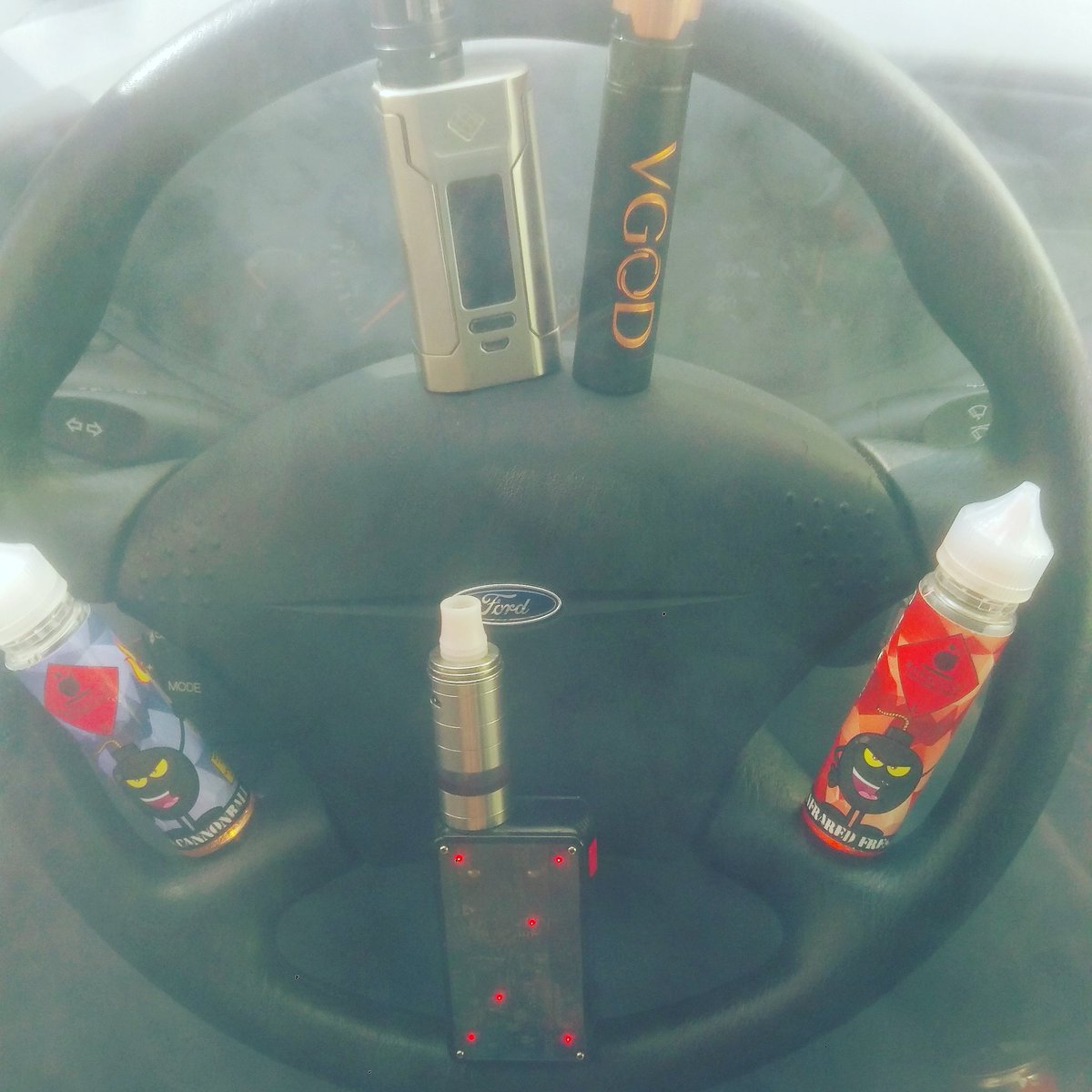 dampfauto's tweet photo. Mein Kanal nicht vergessen zu abonnieren ❤❤❤😍😍😍💨💨💨
#vgod #pro #wismec #sigelei #kaos #x  #uwell #crown3 #steampipe #cornona #bangjuice #cola #inferred #fresh #shakeandvape #aroma #liquid #enjoylife #enjoyit #love #vape #germany #muc https://t.co/MfOxE51XGA https://t.co/Nnh8Q5QhNy