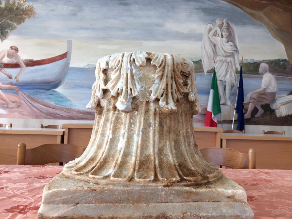 FMREditore's tweet photo. Il capitello corinzio ritrovato a #Sperlonga è la nuova star della città ⭐ 🏛️ https://t.co/8p5eiK0iif https://t.co/ynZsbcBzTT
