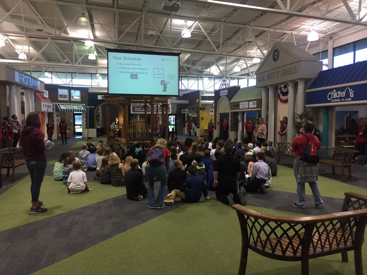 EarlyLearningDr's tweet image. 5th grade JA day! #duellolearns #duelloleads