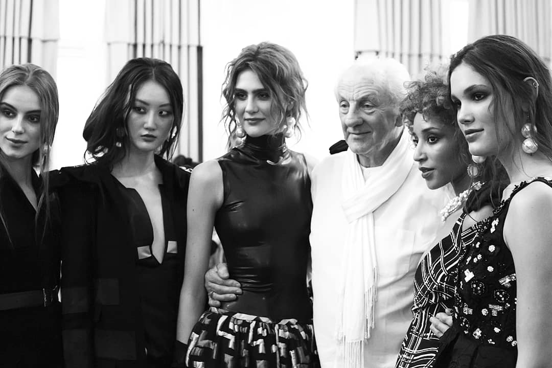 PaulCostelloeUK's tweet photo. #THROWBACK #BTS with Paul and some of his AW18 power women. 💪🏻 #fatheroffashion 
#paulcostelloe #BestOfBackstage #designer #catwalk #catwalkshow #lfw #london #irishdesigner #BTS #madeinuk #madeinbritain #lfw #london #londonfashionweek https://t.co/SI08yhDjWl