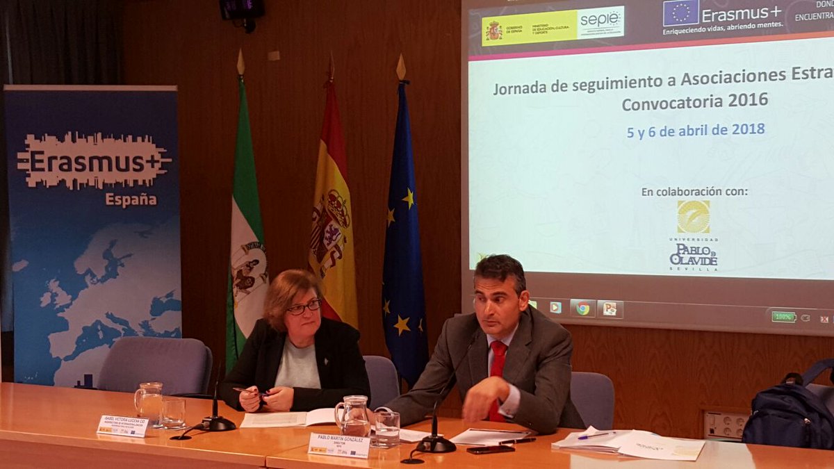 sepiegob's tweet photo. 📸 Inauguración de la Jornada de seguimiento a Asociaciones Estratégicas (KA2) Convocatoria 2016 en Sevilla con nuestro director, Pablo Martín, e Isabel Victoria Lucena Cid, Vicerrectora de Internacionalización de la Universidad @pablodeolavide #ErasmusPlus https://t.co/V26ATXe1WW
