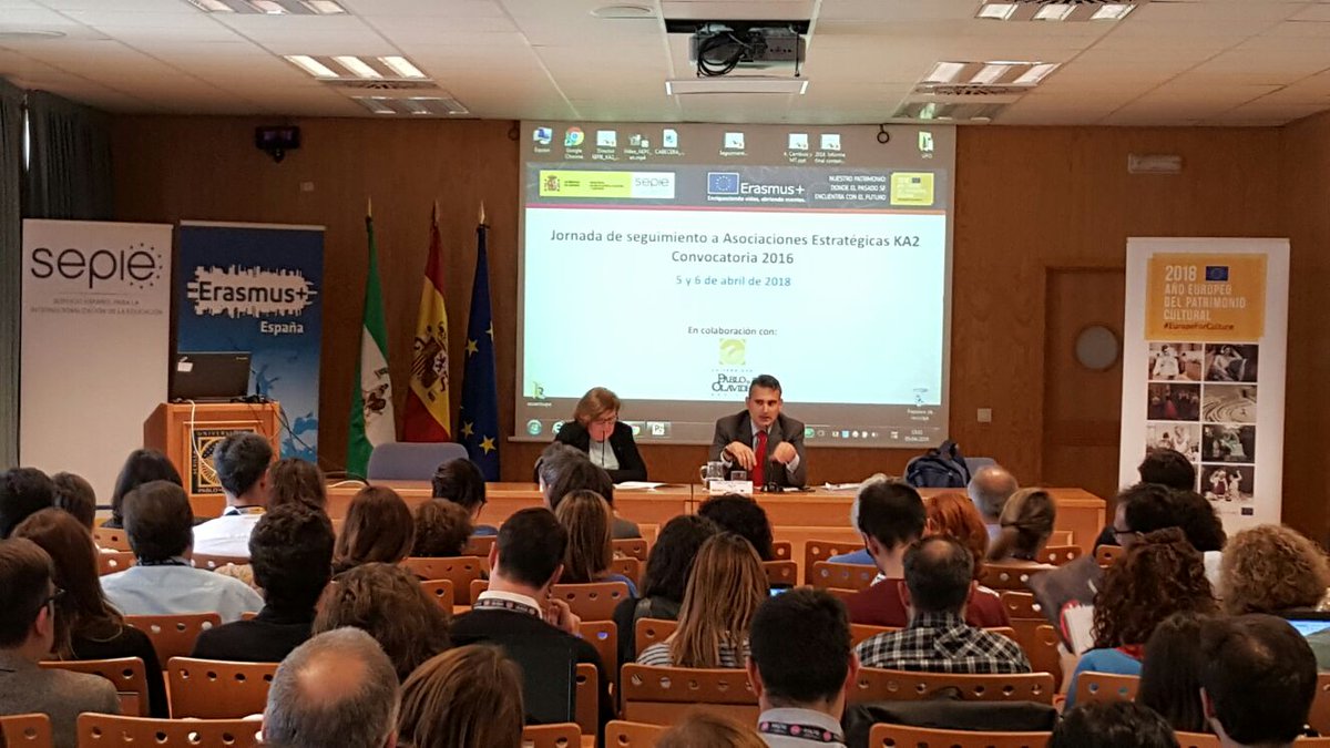 sepiegob's tweet photo. 📸 Inauguración de la Jornada de seguimiento a Asociaciones Estratégicas (KA2) Convocatoria 2016 en Sevilla con nuestro director, Pablo Martín, e Isabel Victoria Lucena Cid, Vicerrectora de Internacionalización de la Universidad @pablodeolavide #ErasmusPlus https://t.co/V26ATXe1WW