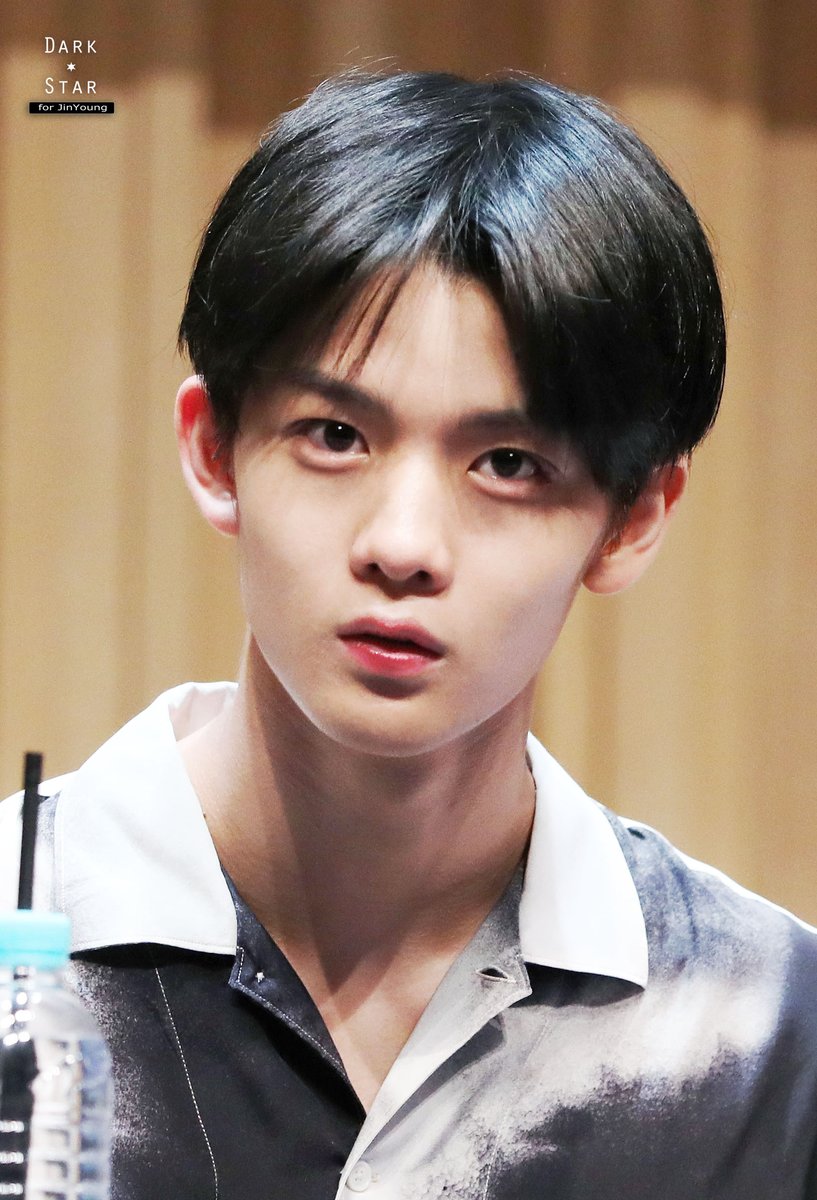 DarkStar_0510's tweet photo. 180401
#배진영 #워너원
 #BaeJinyoung #WANNAONE https://t.co/WS42XATMnv