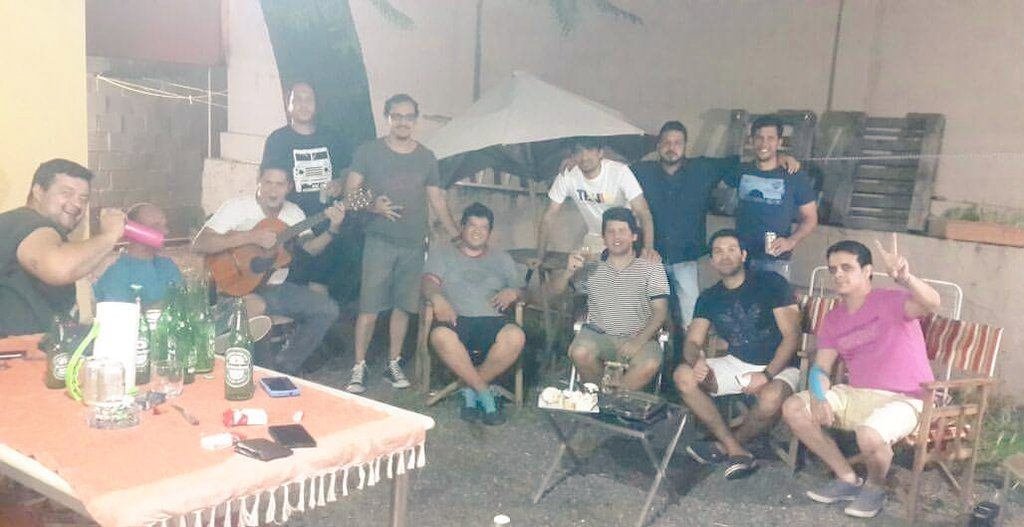 galacticos9798's tweet photo. Cuenta la leyenda q los #galácticos hacían asados...
#tbt #asadacho #BuenJueves https://t.co/04SqQxU1l8