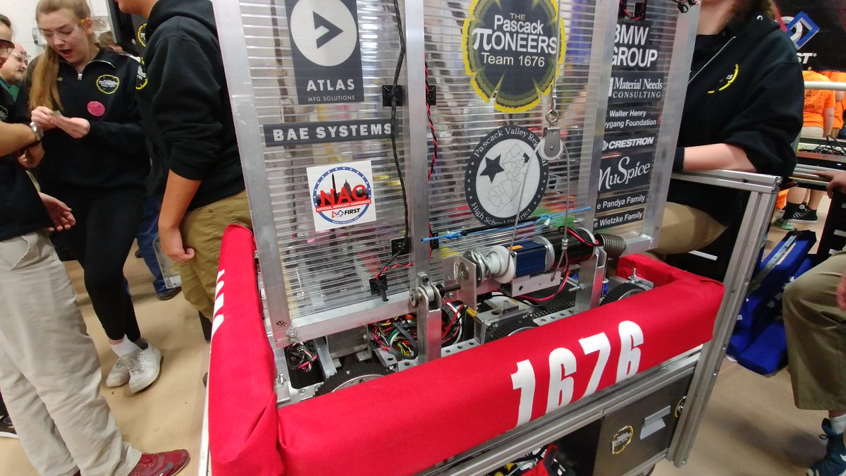 FRCTeam1676's tweet photo. See STEM in action! 65 FIRST teams inspired to succeed! @GovernorNJ @FIRSTMidAtl.   #makeitloud https://t.co/dinI2OWUSg
