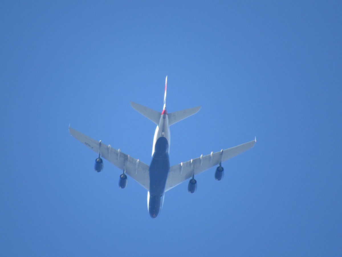 ian_bill67's tweet photo. @British_Airways BA287 G-XLEH A380-841 LHR-SFO fl120 ascending over Milton Keynes #aviation #avgeek #aviationgeek #planespotting #contails #airbus @leela747400 @davewallsworth Happy birthday sir https://t.co/Q6BKESn7im