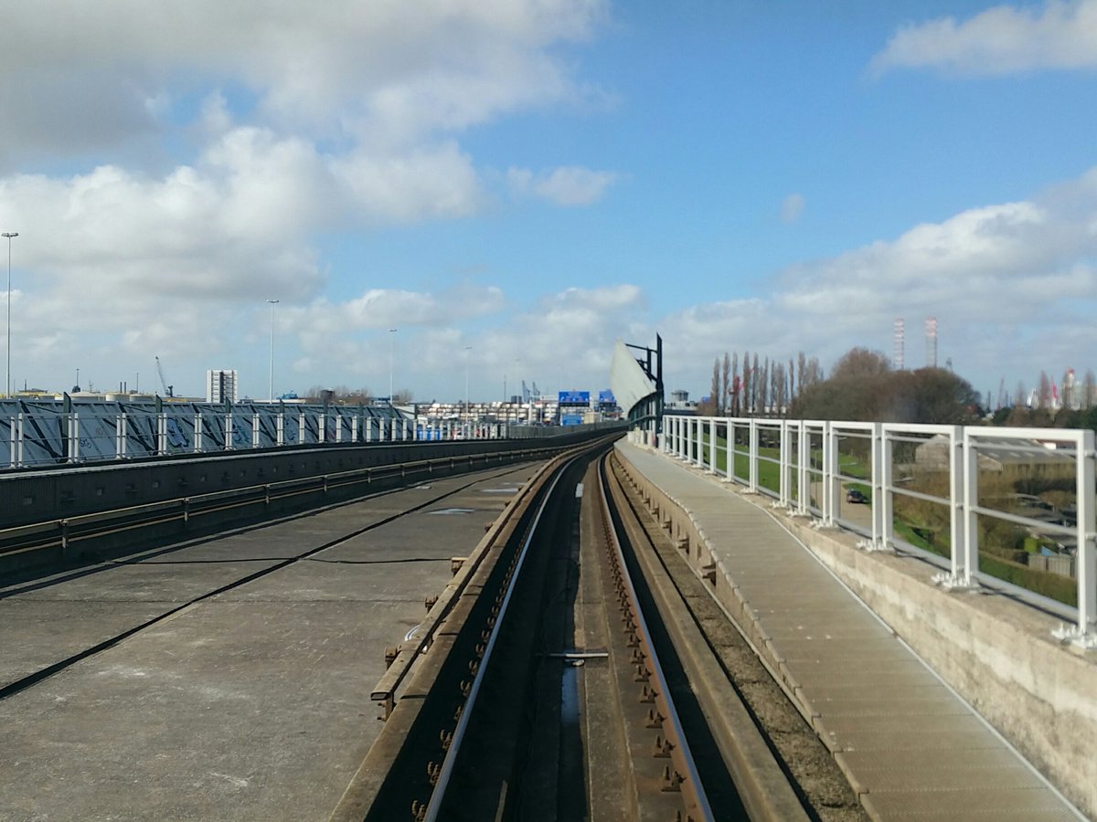 rdrietje's tweet photo. Een nieuwe 3-4 #dienst. Vandaag me best weer doen om #aardigonderweg te zijn op #MetroC #calandlijn #beneluxlijn #adyourservice. #retrotterdam #retmetro #metro #gaanervoor #fijnedag #fijnereis #gewenst tot #middernacht https://t.co/ey6HeYl17e