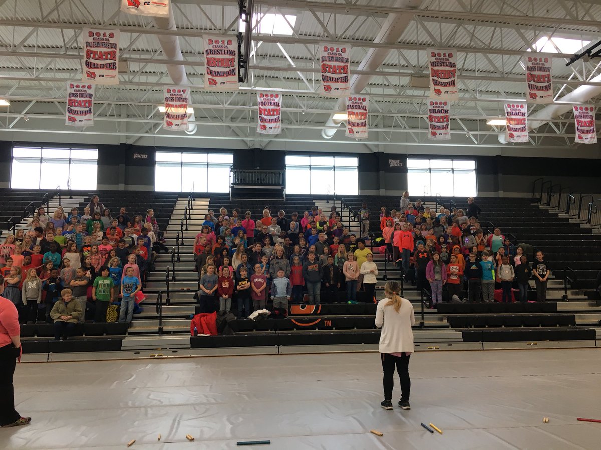 MrsStultz3's tweet photo. 3rd and 4th grade music concert is TONIGHT! 7pm, CCMS Coment Gym. Come show support! https://t.co/JWqcp2J9zs