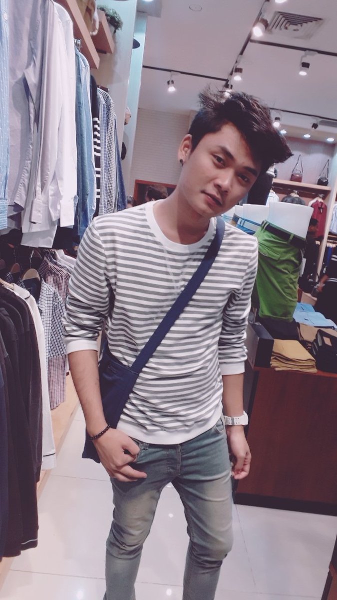 saisilynn8834's tweet photo. စာေမးပြဲ ပီးေတာ့ Shopping ထြက္တယ္ကြာ 😁 https://t.co/VsMOv0Pz1J
