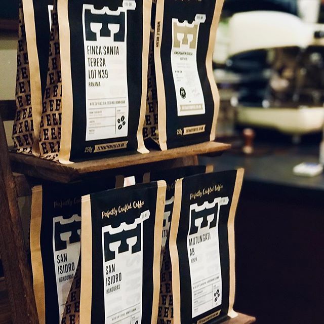 Mumblescoffee's tweet photo. 🎼Papa’s got a brand new bag🎼 loving the new packaging on these new coffees that have dropped from @extractcoffee today. Get them quick the last lot flew out! #coffee #mumbles #swansea #barista #baristalife #grindyourown https://t.co/3rKWpkAbV6 https://t.co/SAs1k4wffY