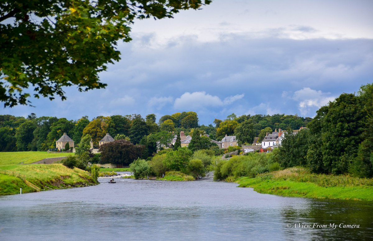 The simply beautiful autumnal #TBT #Kelso #fishing #boatfishing on the #RiverTweed #River #Tweed #ScottishBorders @VisitKelso Definitely a must visit place if you can @VisitScotland #OutAndAboutScotland @ScotsMagazine @YourScotBorders