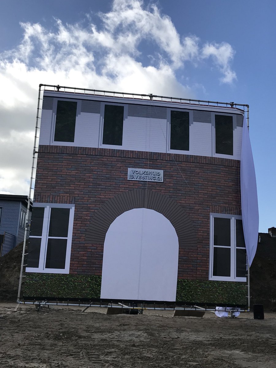wstgbarneveld's tweet photo. En zie hier een impressie van de nieuwe poort aan het #julianaplein #startbouw #barneveld koninklijk onthuld https://t.co/Umg3crYHu5