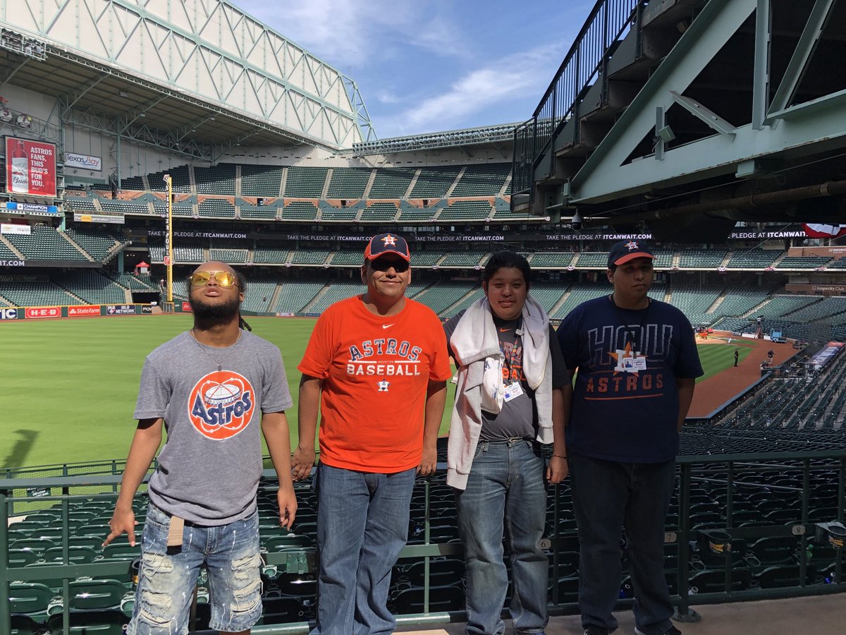 Mosaic attends an Astros game! It was so much fun! Go Astros!!! ⚾️#mosaichumbleisd #AutismAwarenessMonth