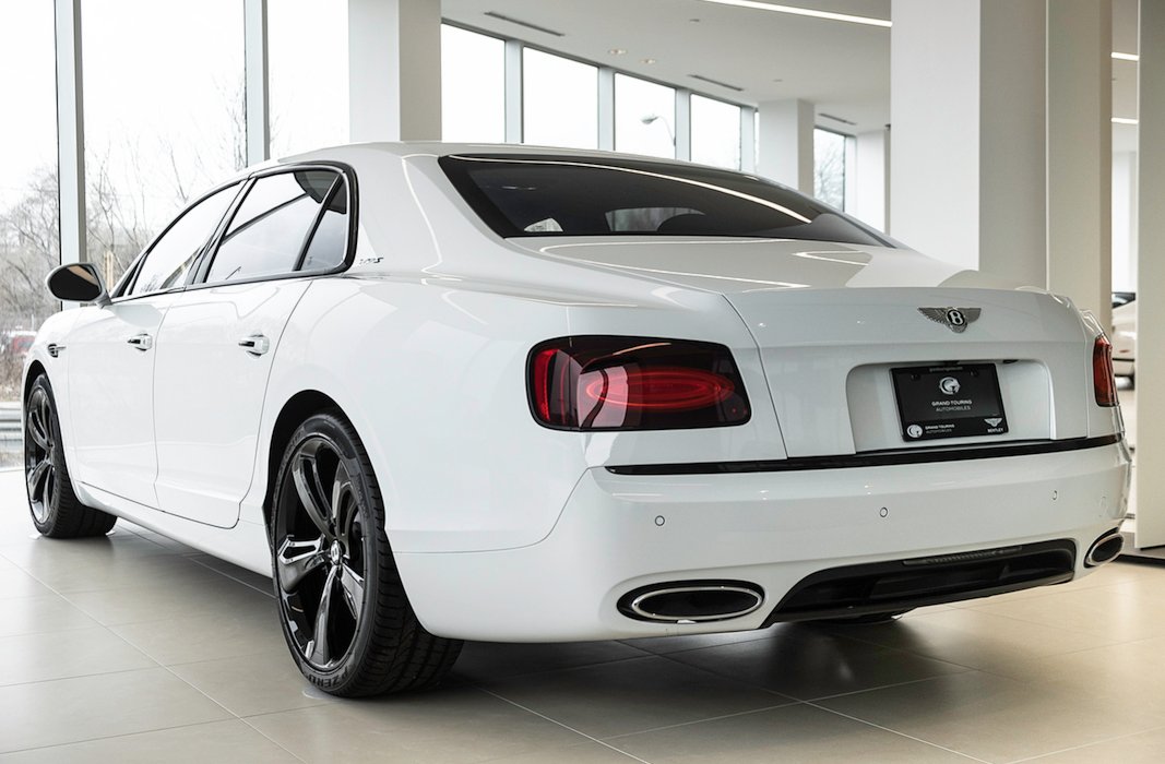 We have an amazing range of models like this new 2017 Flying Spur in our #Bentley showroom at our Flagship location. Drop by today.

More info: ow.ly/eIIm30j7S7h 
#FlyingSpur #luxurycars