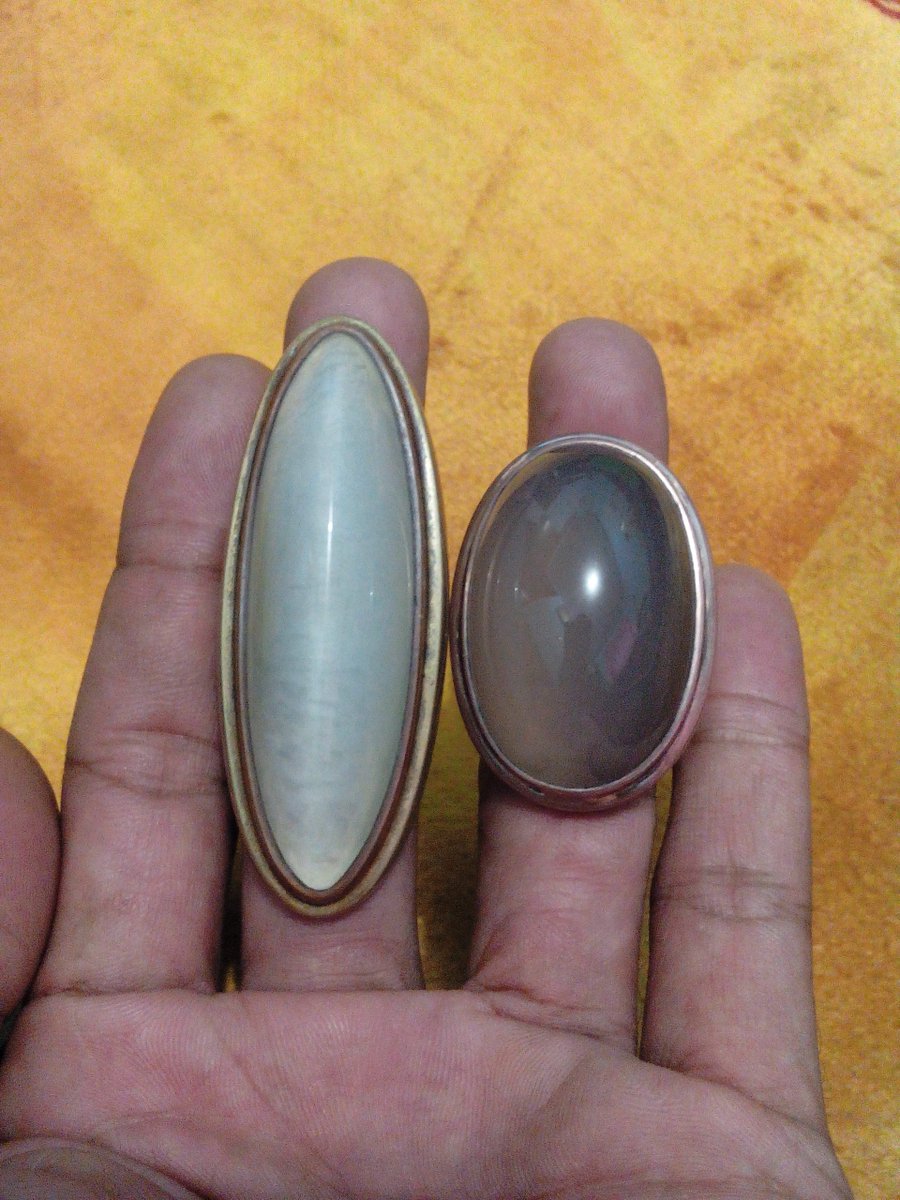 MasUngguli's tweet image. Batu akik Pandan kapas semu &amp;amp; Anggur lawas size jumbo membuat aura budaya Bekasi mingkin kentel bae.. 
#preeet haghaghag..