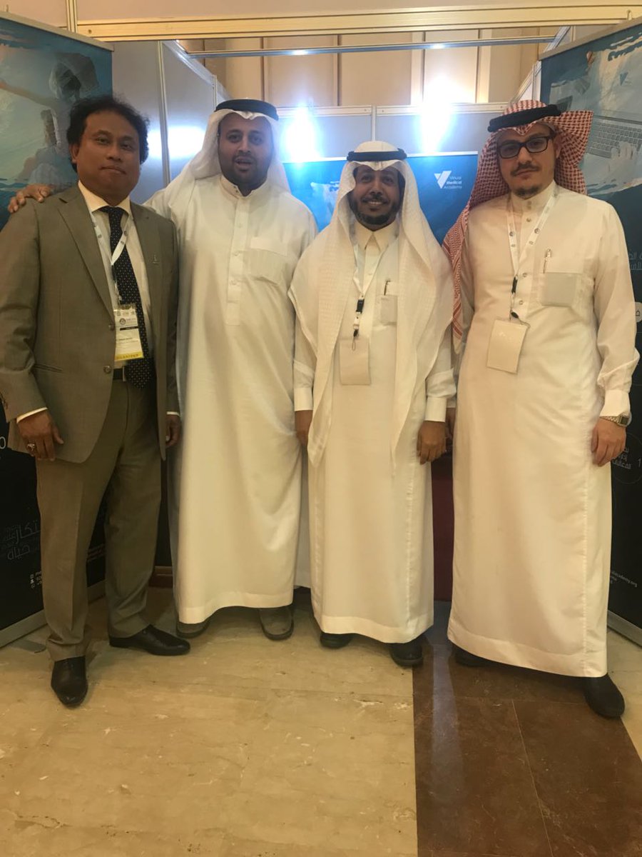Shahat_K's tweet photo. كان مؤتمر ثري و رائع خمس ايام مليئة بالعلم و المعرفة و مشاركة الخبرات 
شكرا كلية الطب  بجامعة الامام بالرياض ادارة و اعضاء هيئة التدريس على تنظيم @simec2018 
و الشكر اعظمه لطلاب و طالبات الطب بجامعة الامام على بذلهم و جهودهم لانجاح المؤتمر بدعتم بصراحة و بيضتم الوجه فخور بجهودكم https://t.co/jwqWFG9Npv