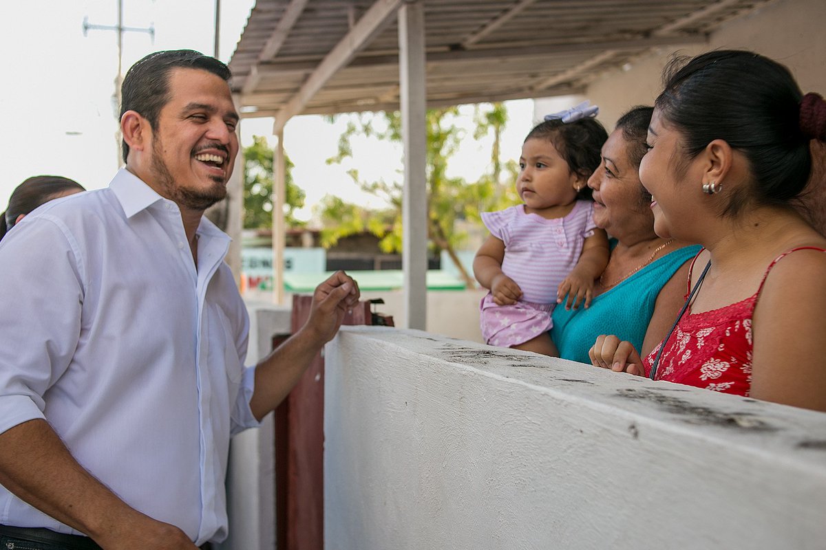 ¡FAMILIAS FELICES Y TRANQUILAS!

Disfruté mi infancia recorriendo en una bici con mis amigos las calles de Kanasín, mi mayor deseo es que todos los niños disfruten de momentos felices sin tener peligro y violencia.