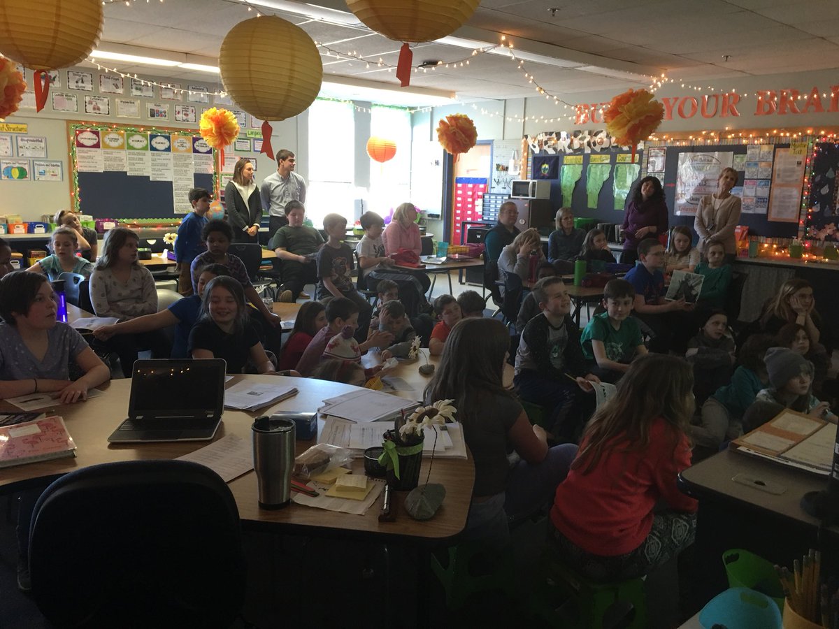 MBSCarneyCrew's tweet photo. Book talk with VT author @tod_olson @mbsosprey @FordGoes4th https://t.co/S7aqZgeG8Y
