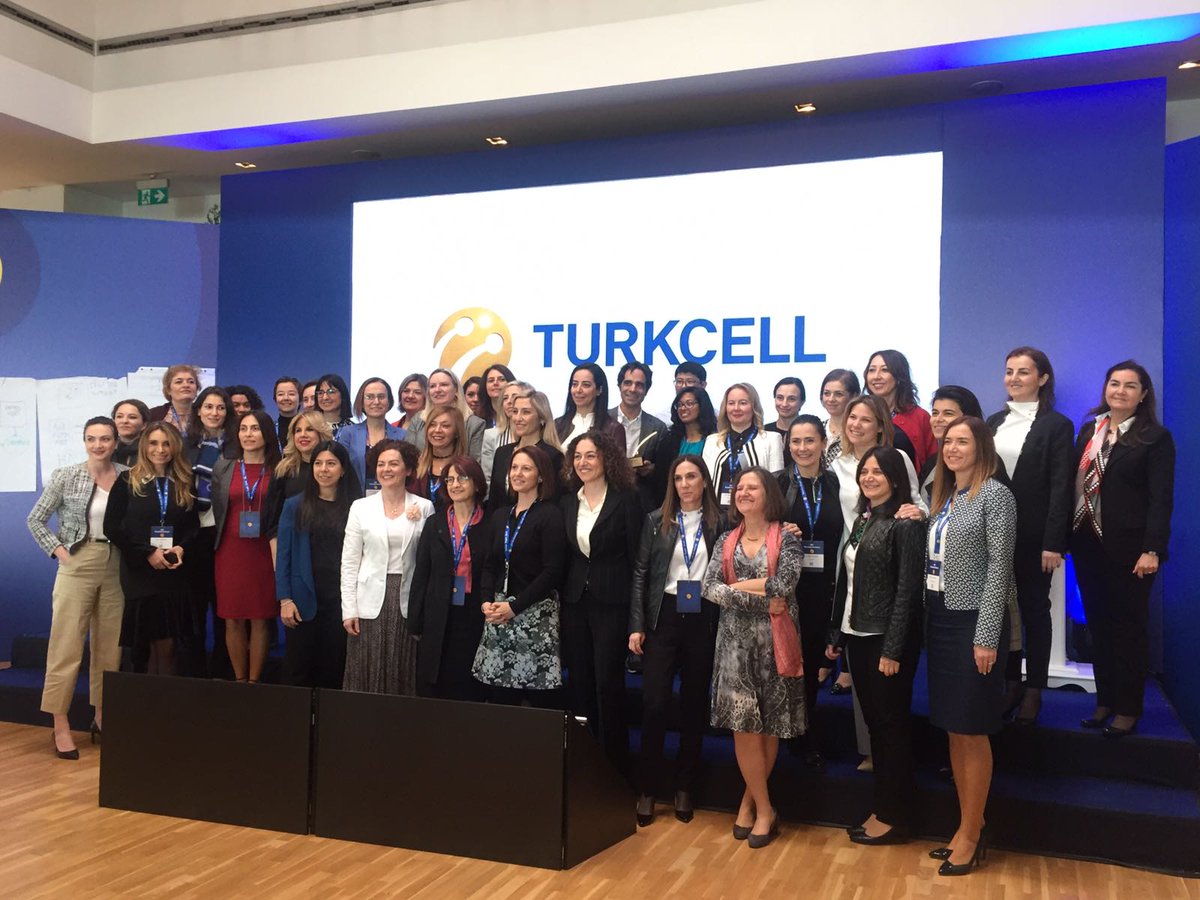 ykda_kadin's tweet photo. YKKD mentileri @Turkcell Teknoloji Zirvesi’nin “New Frontiers in Innovation Management and Technology” seansında, Turkcell CEO’su Kaan Terzioğlu, MIT Auto ID Lab Direktörü Prof. Brian Subriana ve MIT Dijital Öğrenme Platformu Direktörü Erdin Beshimov ile buluştu. @Kaan_Terzioglu https://t.co/E5hhvQDohc