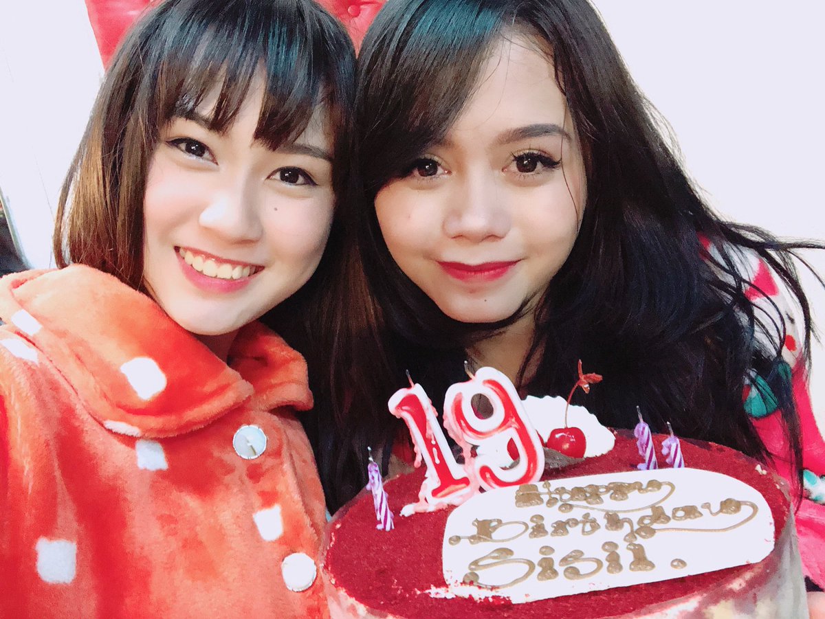 michelleeeck99's tweet photo. Happy Birthday Capt @Sisil_JKT48
! Ternyata kita seumuran ya ! Hehehe, semoga semua yang diinginkan tercapai ya 🙈🙈 buktiin klo ka sisil bisa membawa Team J lebih Maju lagi ! I trust in you 💪🏻👍🏻 God Bless ! 🔥🔥🔥 keep being awsome !💥🔥 https://t.co/gdcIZacG2D