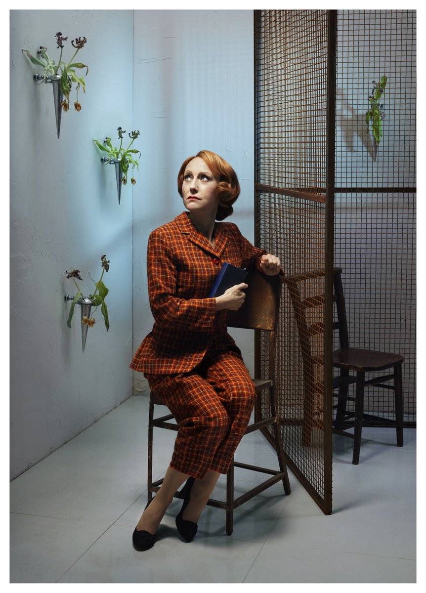 davidstewwwart's tweet image. Poster shot for ‘The Prime of Miss Jean Brodie’ @DonmarWarehouse from 4th June with #liawilliams Directed by #pollyfindlay Adapted by #davidharrower Based in the novel by #murielspark #iconic #theprimeofmissjeanbrodie #teachers #mygirls #chosenfew #davidstewart