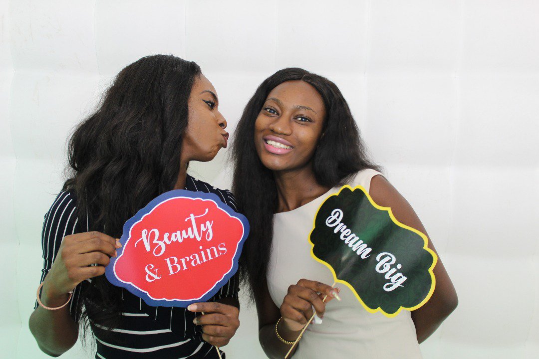 LSETF's tweet photo. A throwback to our photo session after our international Women's Day event. We had so much fun!! #IWD2018 #PressForProgress2018 https://t.co/ekaL0MXUNO