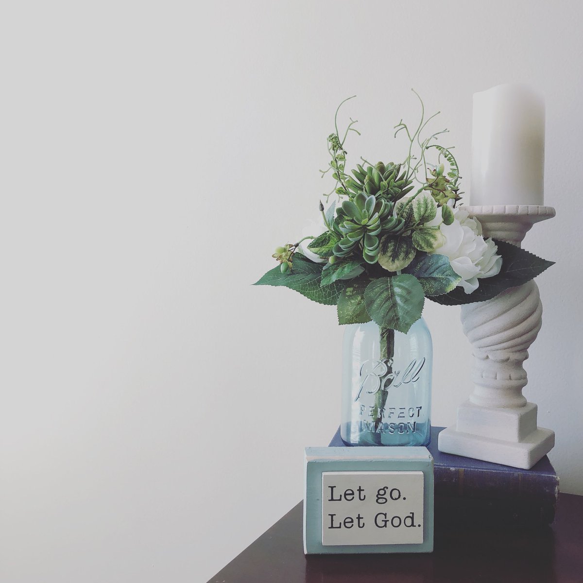 Ndirishlover's tweet photo. Sometimes you just have to be reminded. #LetGoLetGod #ABlessedMess #DailyReminder https://t.co/FZG6dzYeUg