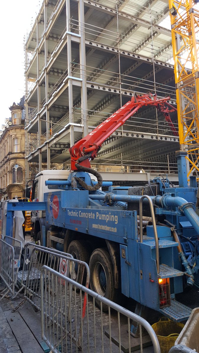 TechnicFloors's tweet photo. First few pours underway in Edinburgh. @CEMEX_UK @technic_pumps https://t.co/aVXNv3amcz
