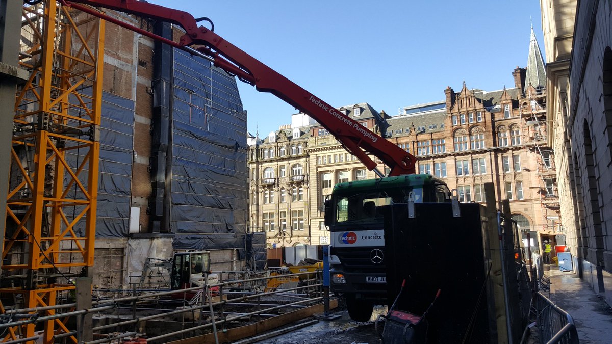 TechnicFloors's tweet photo. First few pours underway in Edinburgh. @CEMEX_UK @technic_pumps https://t.co/aVXNv3amcz