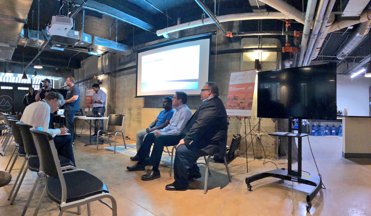 Live demonstrations on implementing sensors into your #IoT device to keep people from stealing your wine 🍷#WineWhiner #DSW18 #DSW18IOT