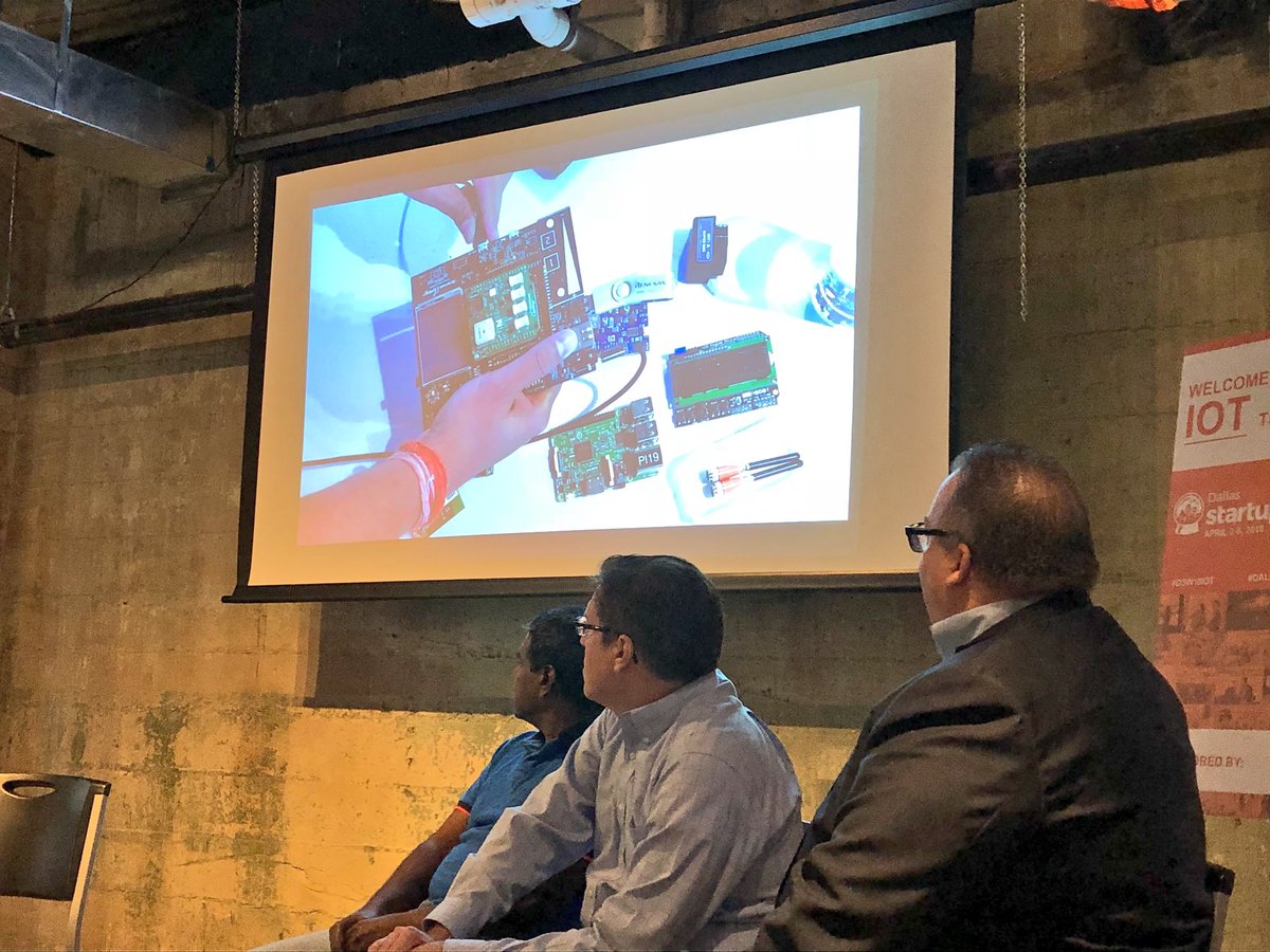kaitlindub's tweet photo. Live demonstrations on implementing sensors into your #IoT device to keep people from stealing your wine 🍷#WineWhiner #DSW18 #DSW18IOT https://t.co/YkZLRGAtwV