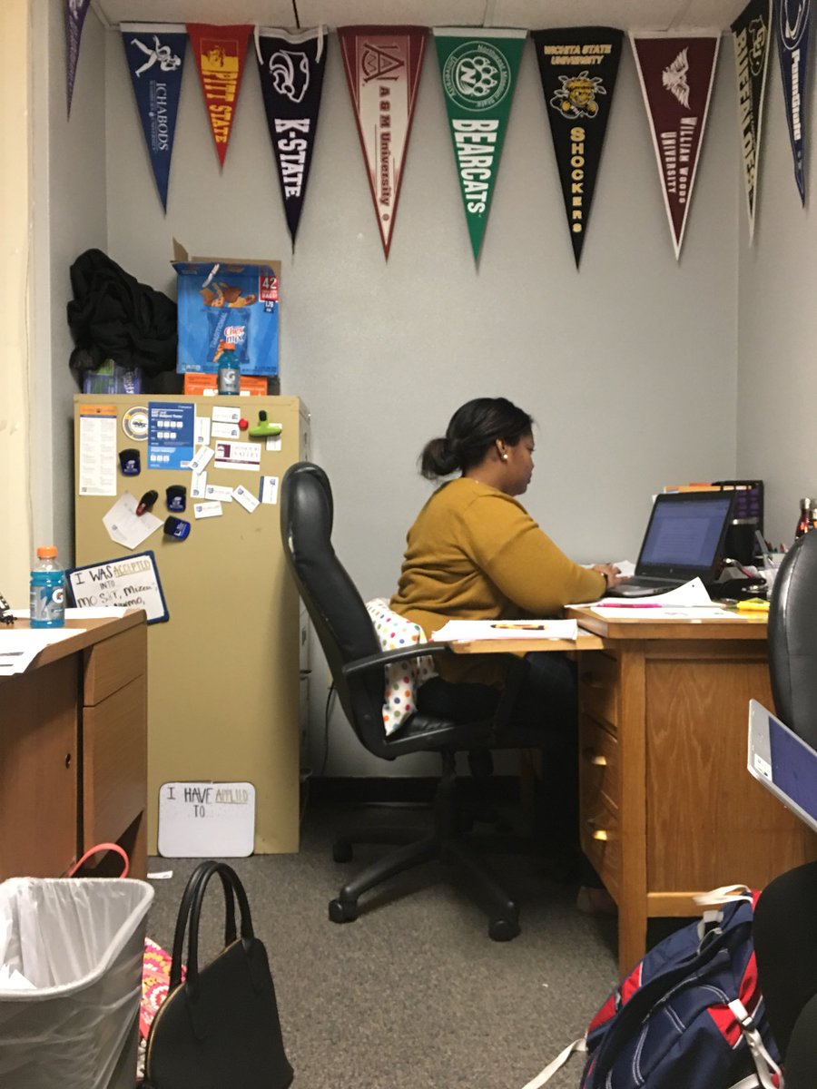MCACRetention's tweet photo. Spending the day shadowing @QuanaAtkins at @ChrismanBears. Excited to see her in action & meet some students! Starting the morning off with some scholarship help! #freemoney #transitionwork #collegeadvising #KCMO #MCAC https://t.co/KzwIpScNVH