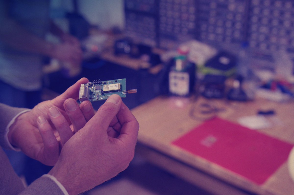 Waarom biedt een op afstand bedienbare simkaart IoT nieuwe kansen? Lees alles over de simkaart van de toekomst: iot.t-mobile.nl/embedded-sim-z… #IoT #eSIM #embeddedsim