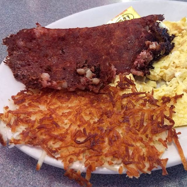 alexaclark's tweet photo. I like my corned beef hash crispy!
They do crispy beautifully @nicks50sdiner
Another one of our West Palm Beach staples when we @visitflorida.
.
.
.
#breakfast #food #hashbrows #cornedbeefhash #nicks50sdiner #lovefl #floridaeats #wef2018
#LexGoFurther https://t.co/CgLnSQNNre https://t.co/LdmnwnCZ2S