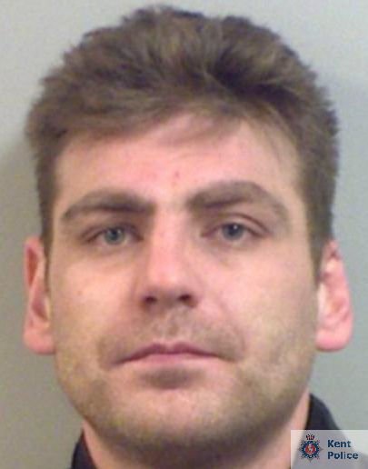 Kent_999s's tweet image. HITHER GREEN update: A suspected burglar stabbed to death in a struggle with an elderly man in his home early yesterday has been named as Henry Vincent (38). He had been sought by Police for a distraction burglary on a man in his 70s at Farningham near Dartford in November 2017.