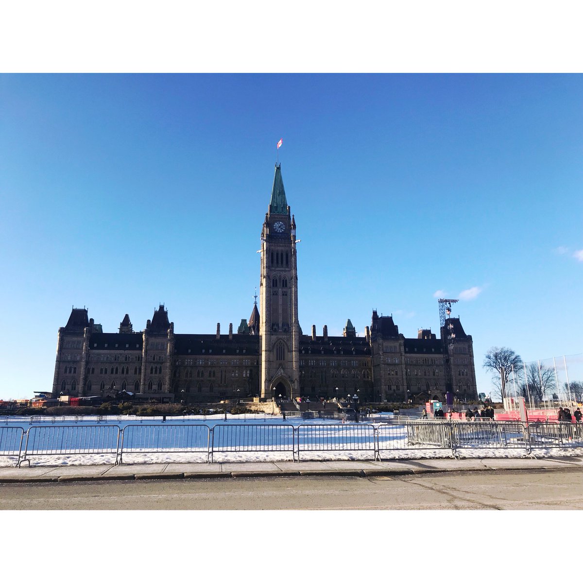 Miraculinaa's tweet photo. Parliament Hill🇨🇦 https://t.co/pAe0MtOwIr